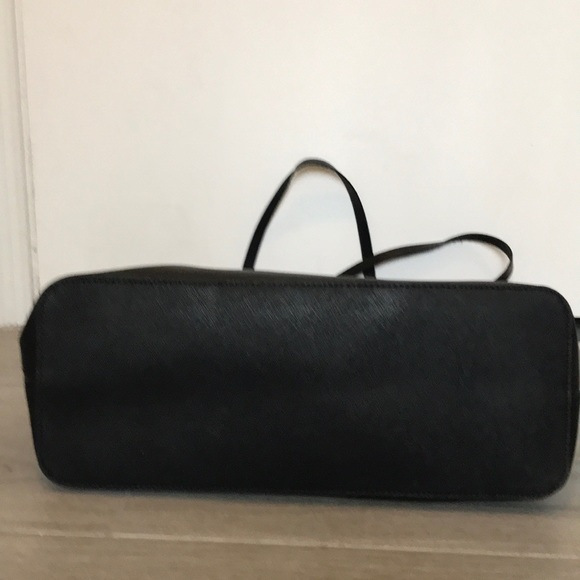 Michael Kors Jet Set Travel Tote w/ Laptop Sleeve - Picture 5 of 8